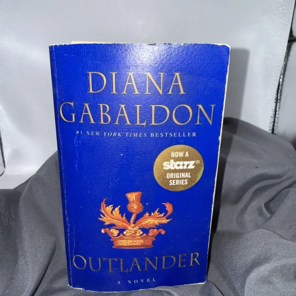 Outlander : A Novel by Diana Gabaldon (1998, Trade Paperback)
